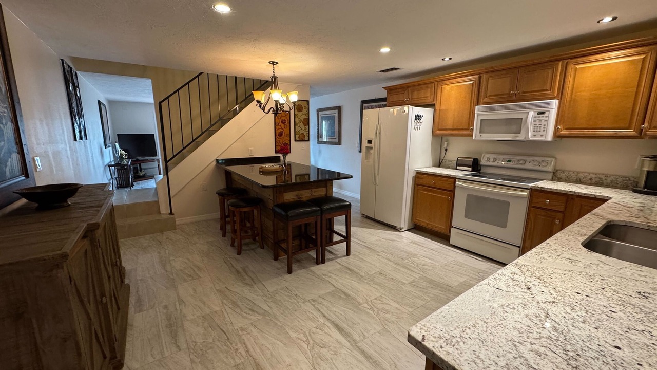 Photo of Kitchen in Golden Beach
