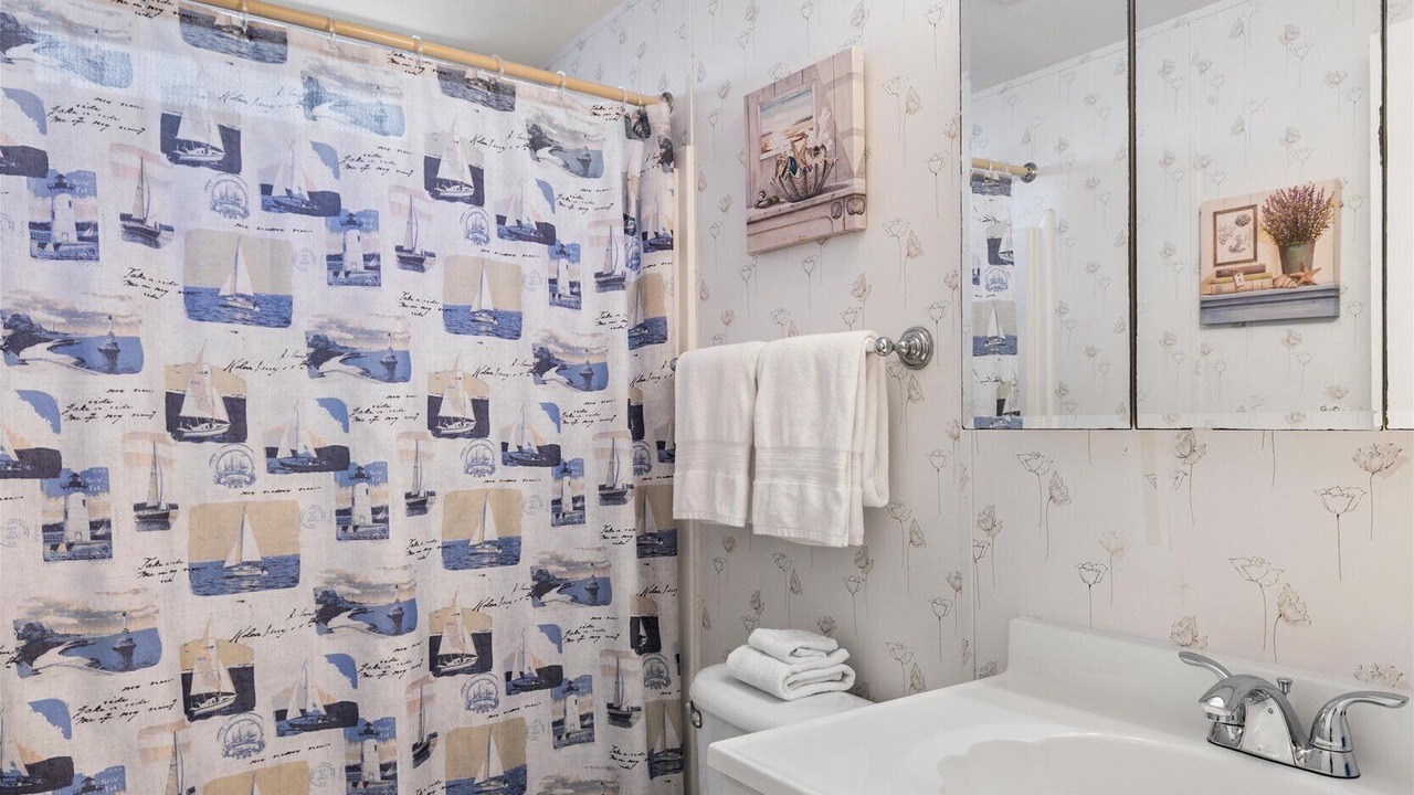 Photo of Bathroom in Cudjoe Key