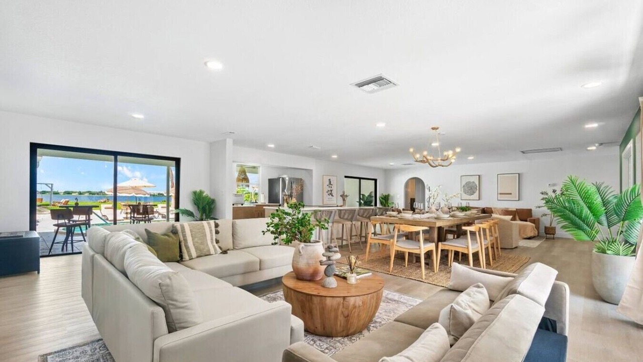 Photo of Livingroom in Palm Beach - West Palm Beach