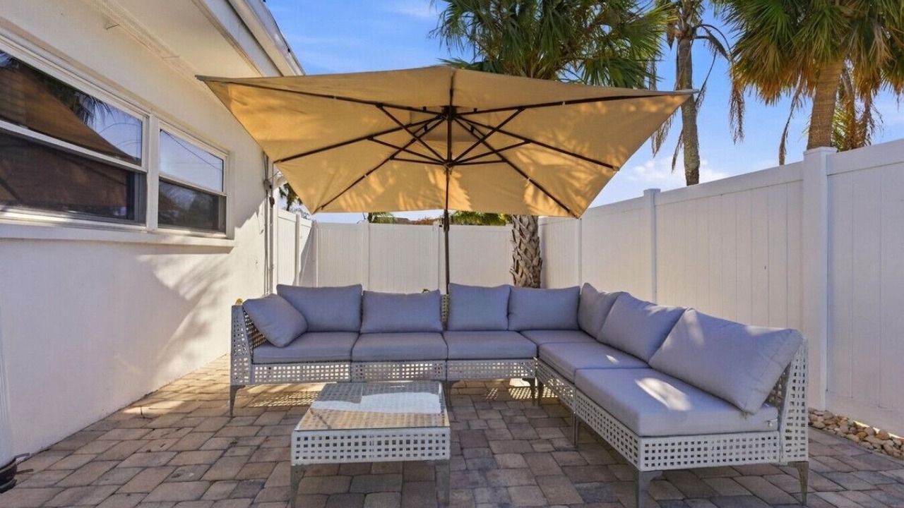 Photo of Patio Balcony in Bay Crest Park