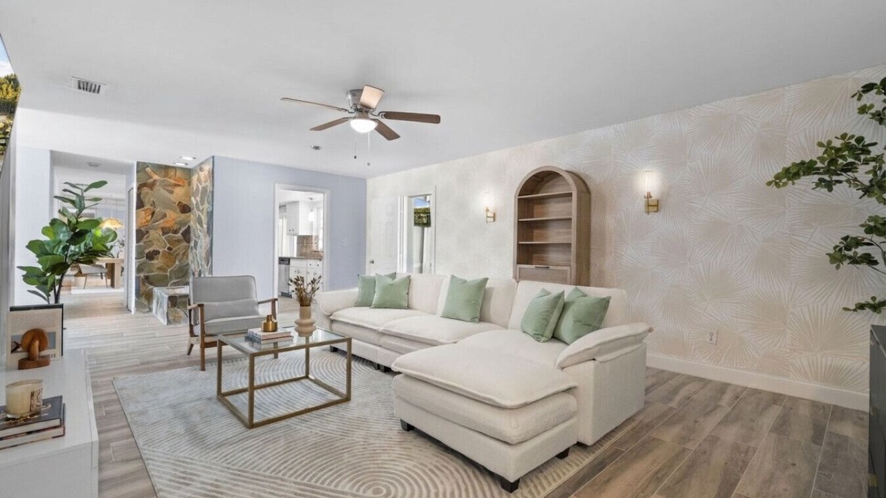 Photo of Livingroom in Bay Crest Park