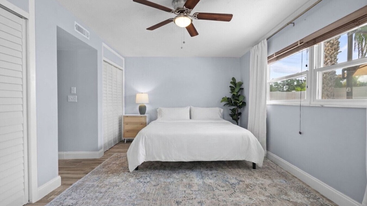 Photo of Bedroom in Bay Crest Park
