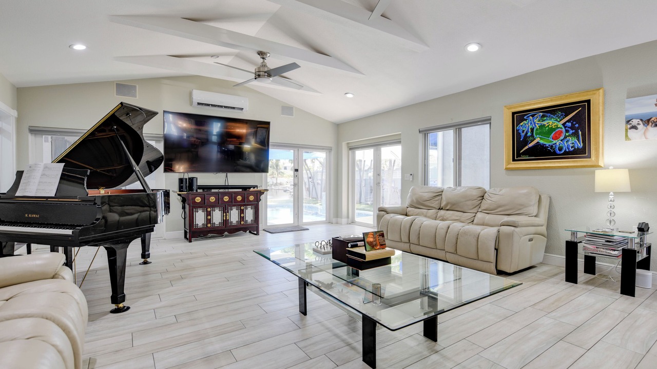 Photo of Livingroom in New Town