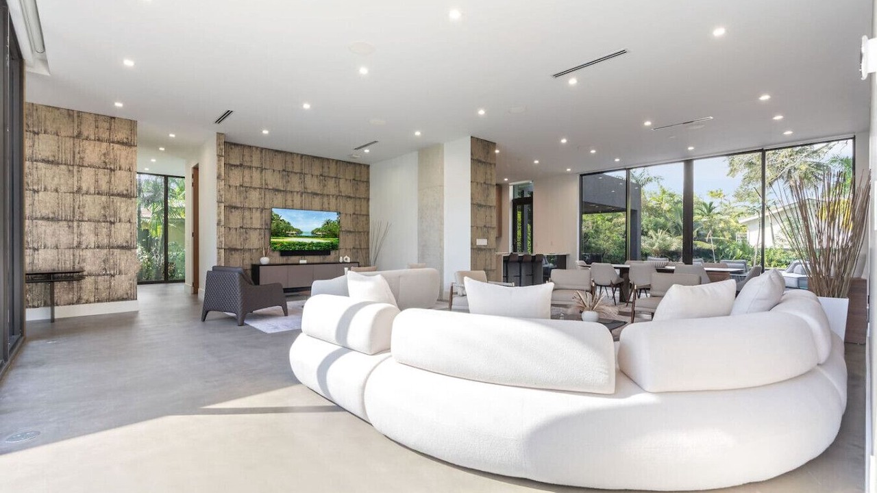 Photo of Livingroom in Northeast Miami