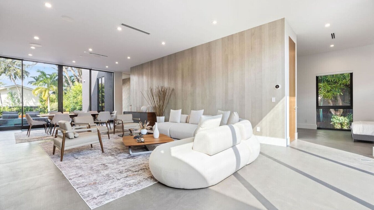 Photo of Livingroom in Northeast Miami