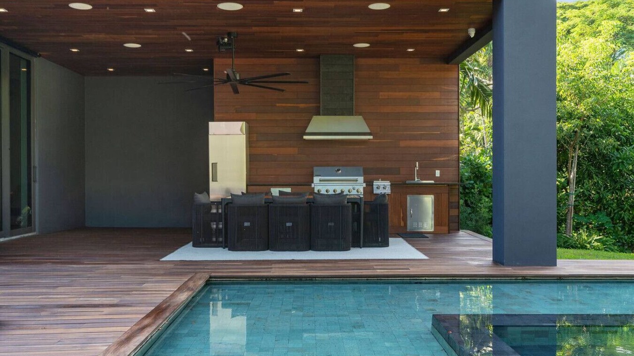 Photo of Patio Balcony in Northeast Miami