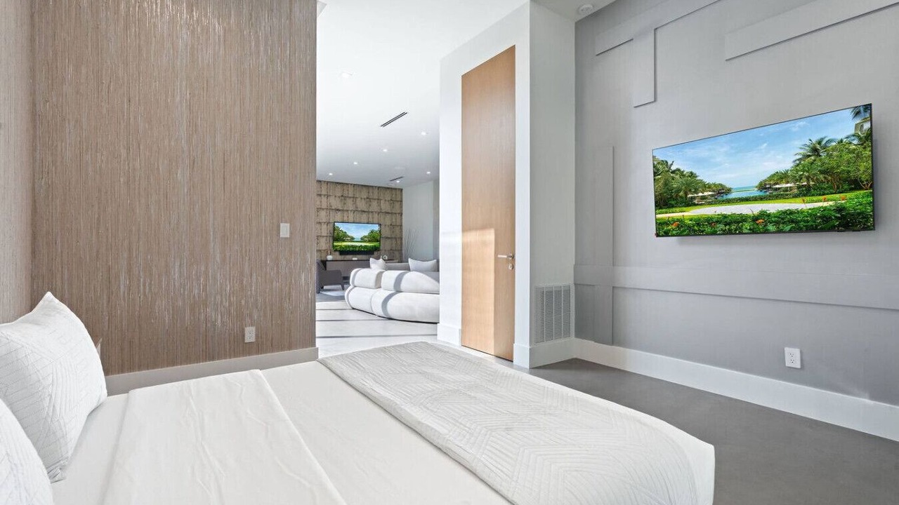 Photo of Bedroom in Northeast Miami