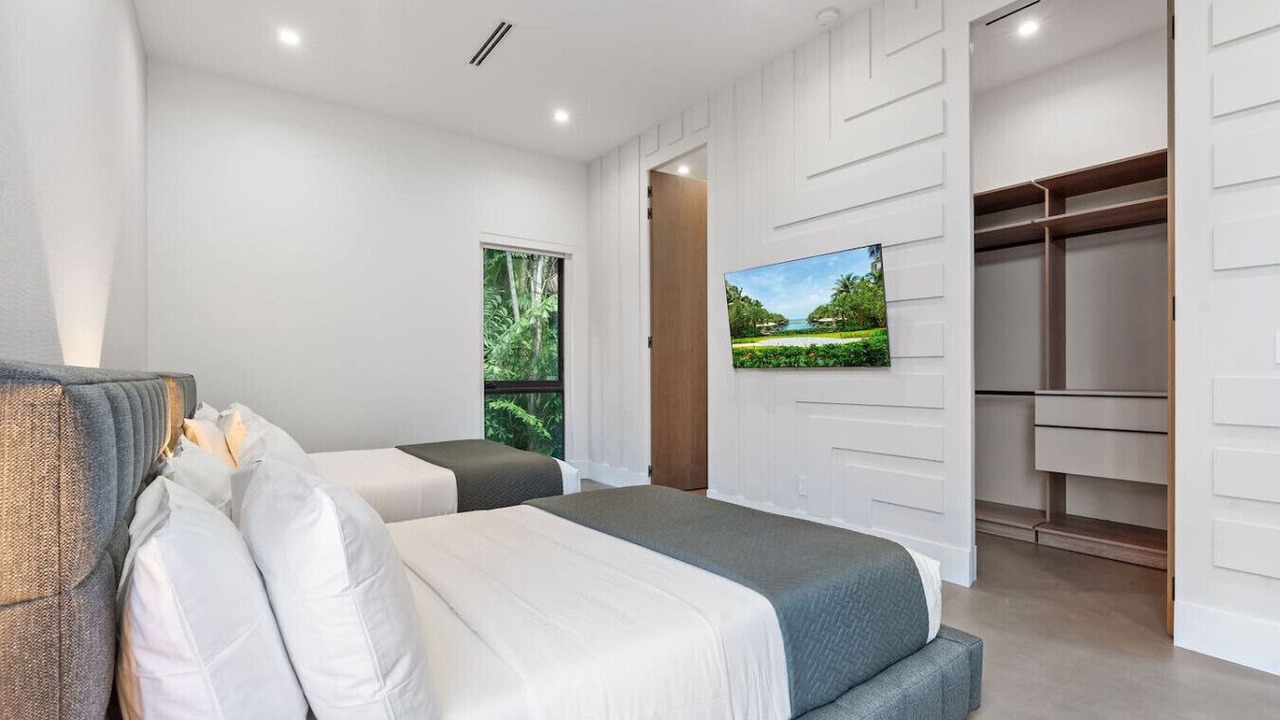 Photo of Bedroom in Northeast Miami