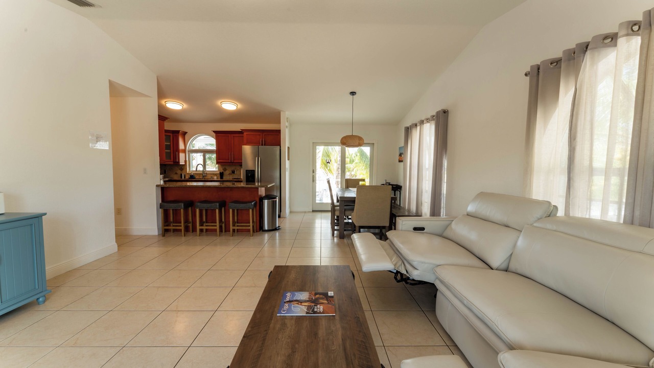 Photo of Livingroom in Sexton Cove Estates