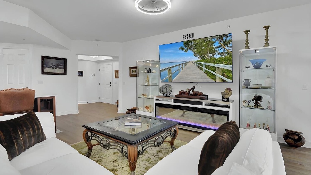 Photo of Livingroom in Hammock Bay
