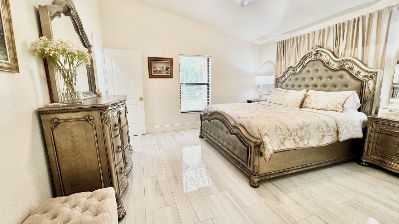Photo of Bedroom in Central Naples