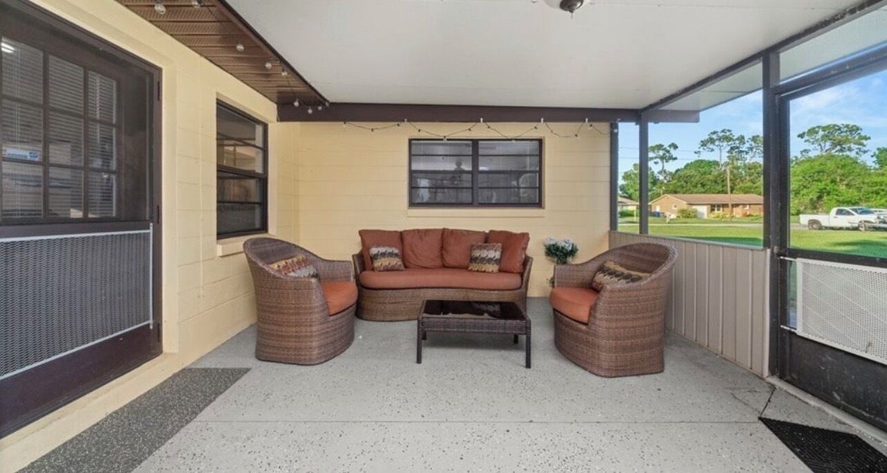 Photo of Patio Balcony in Sylvan Shores