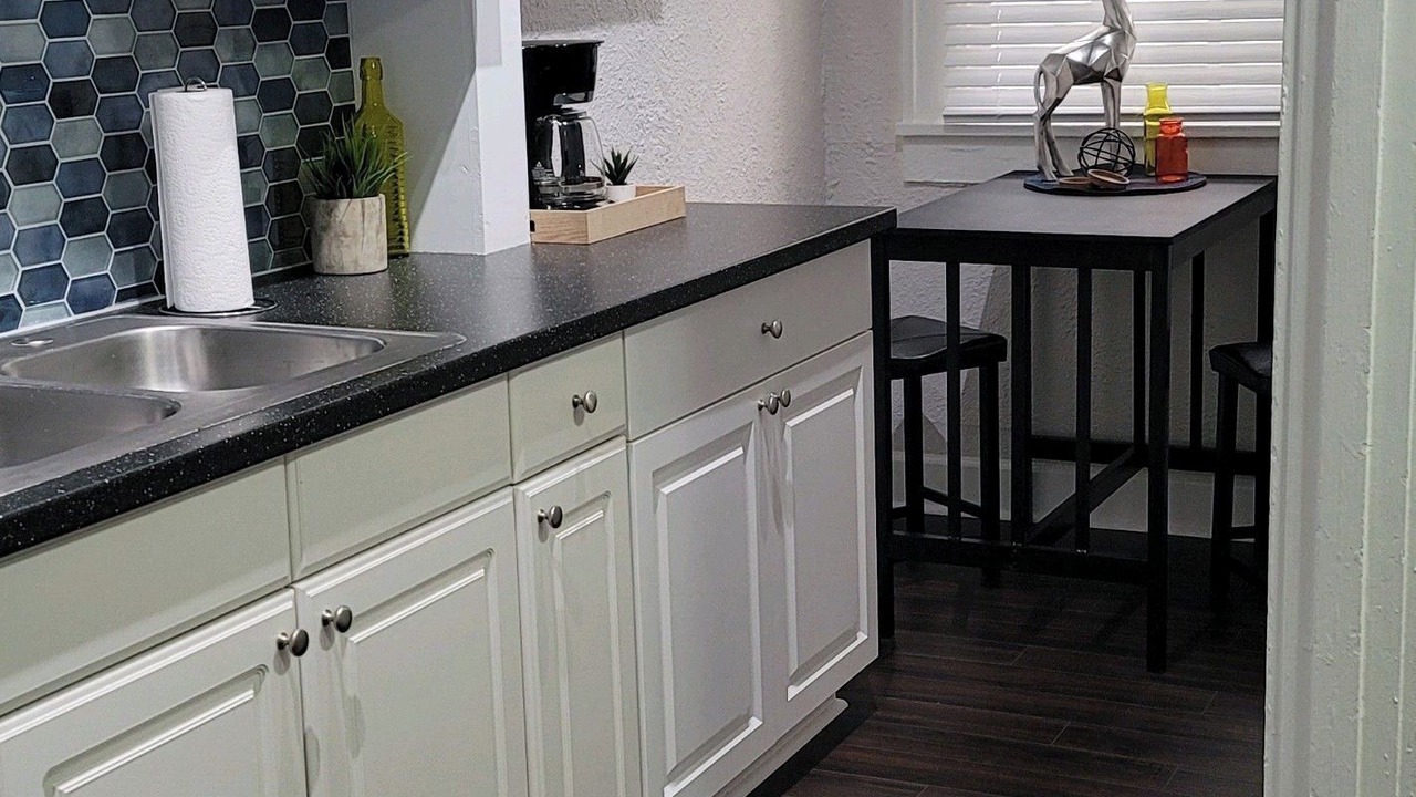 Photo of Kitchen in Courier City - Oscawana