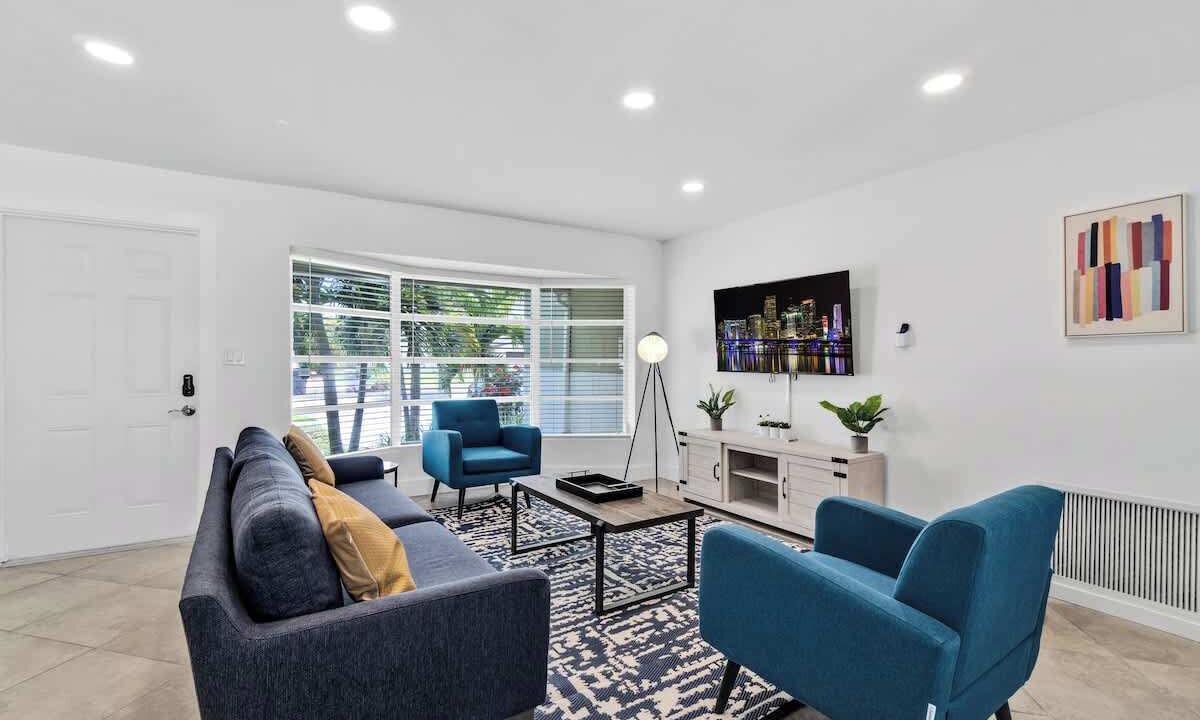 Photo of Livingroom in North Lauderdale
