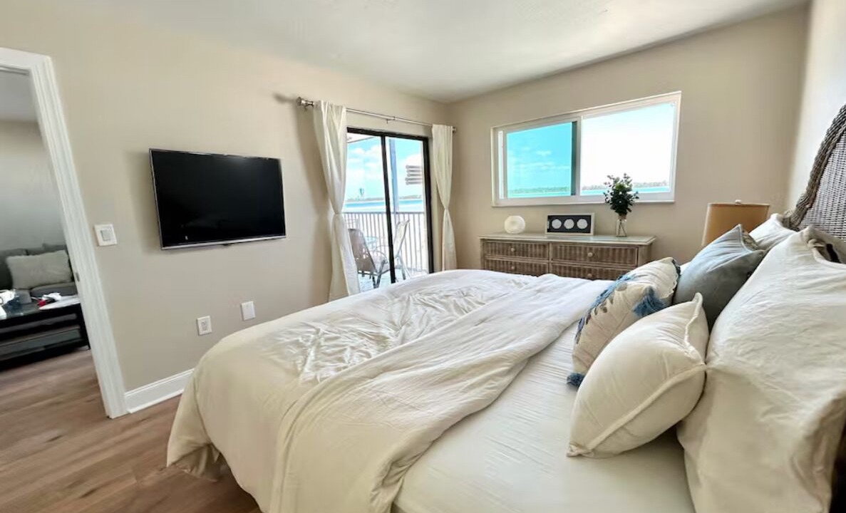 Photo of Bedroom in Laguna Shores