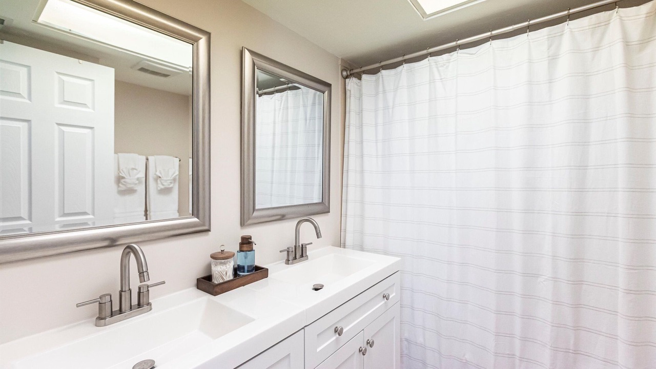Photo of Bathroom in Laguna Shores