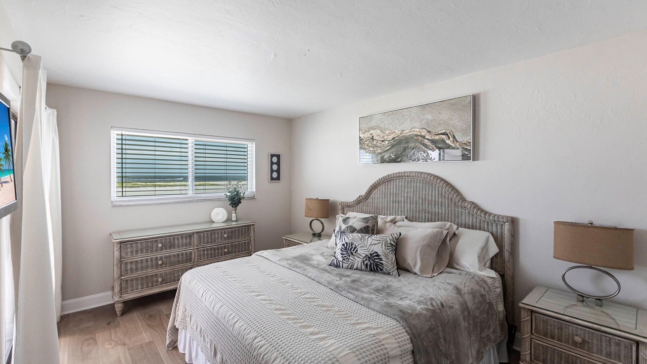 Photo of Bedroom in Laguna Shores