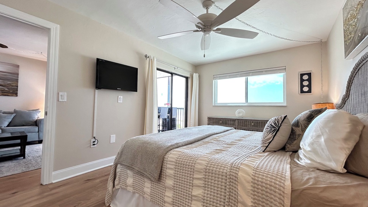 Photo of Bedroom in Laguna Shores