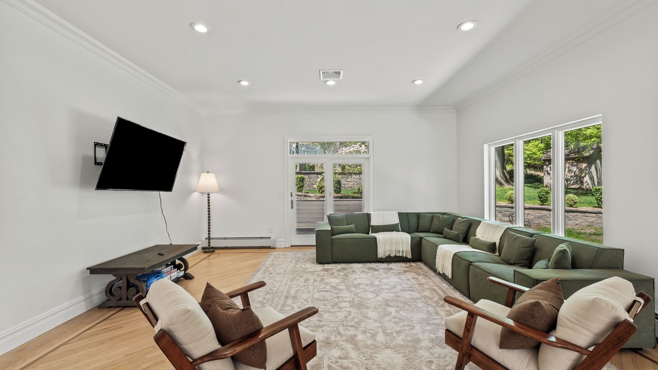 Photo of Livingroom in Stony Point