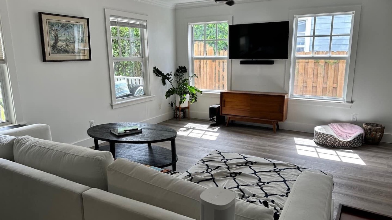 Photo of Livingroom in Old Northwood Historic District