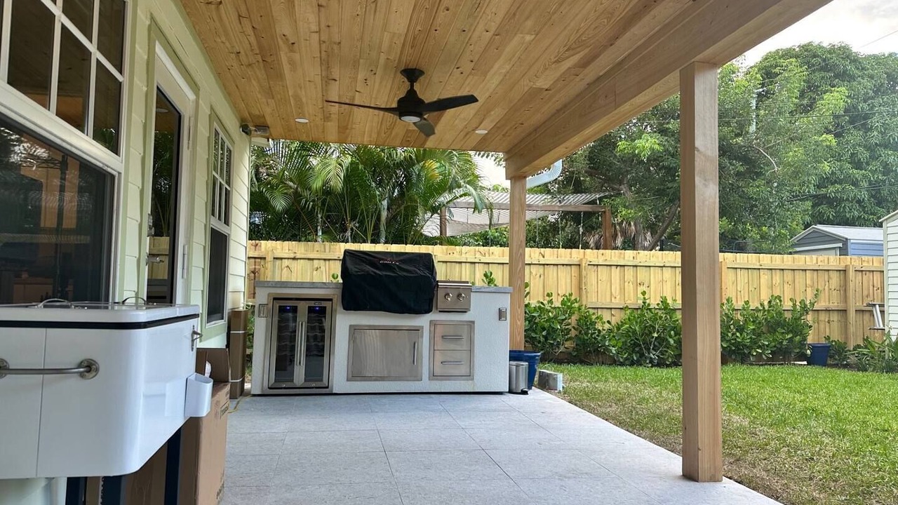 Photo of Patio Balcony in Old Northwood Historic District
