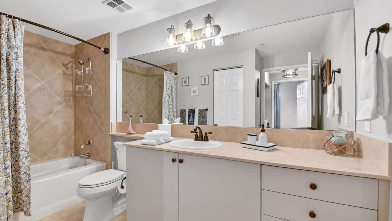 Photo of Bathroom in East Ocean Ave