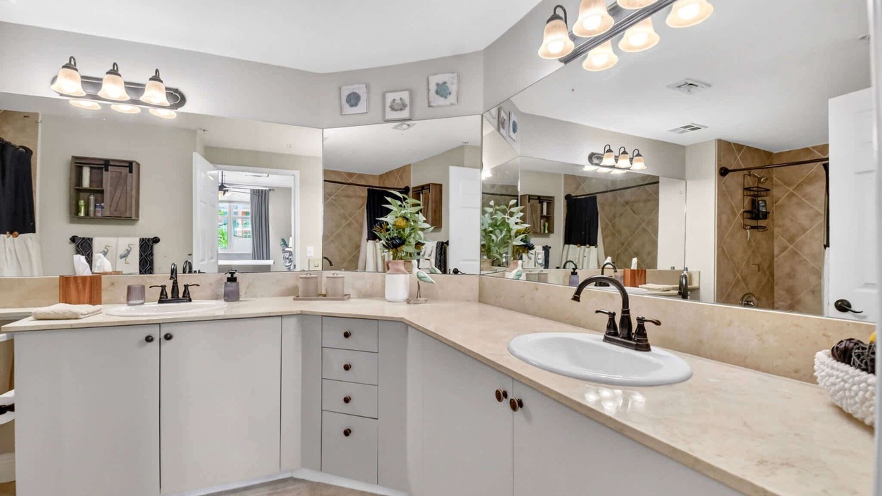 Photo of Bathroom in East Ocean Ave