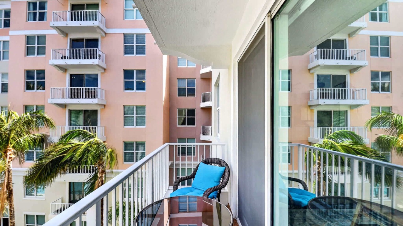 Photo of Patio Balcony in East Ocean Ave