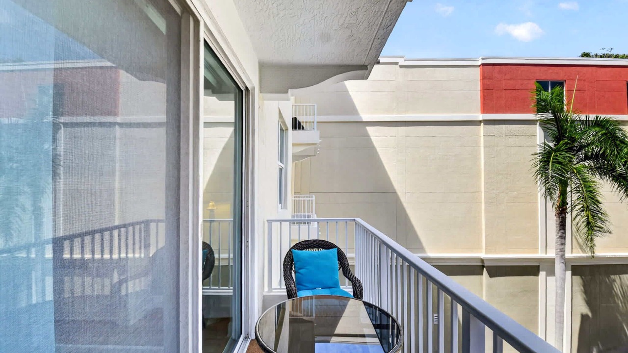 Photo of Patio Balcony in East Ocean Ave