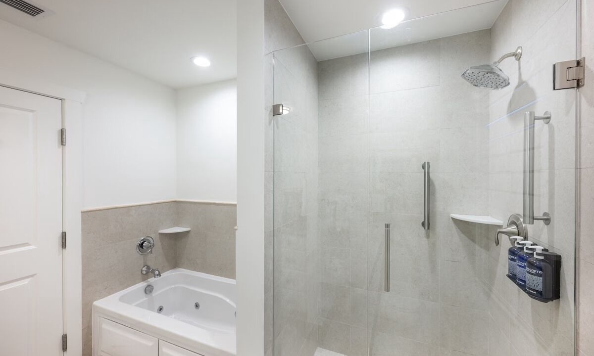 Photo of Bathroom in Islamorada