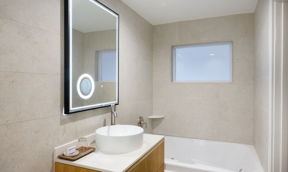 Photo of Bathroom in Islamorada