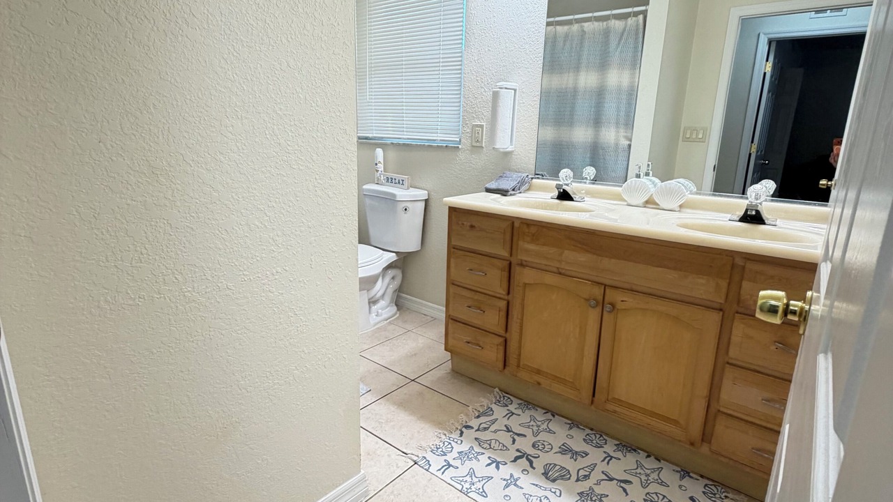 Photo of Bathroom in United Central