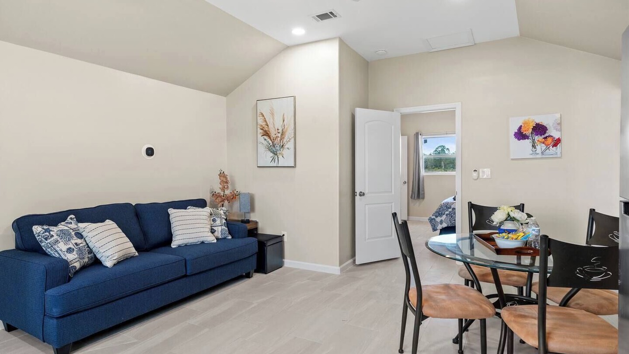 Photo of Livingroom in Englewood