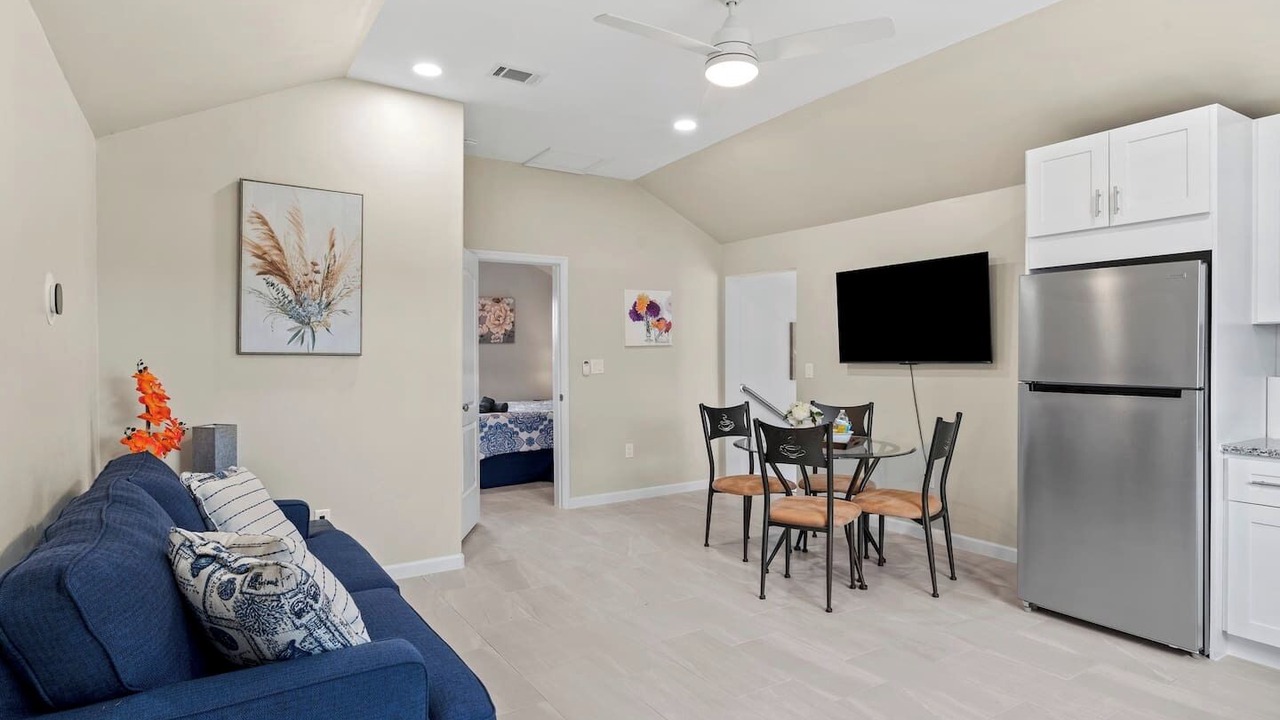 Photo of Livingroom in Englewood