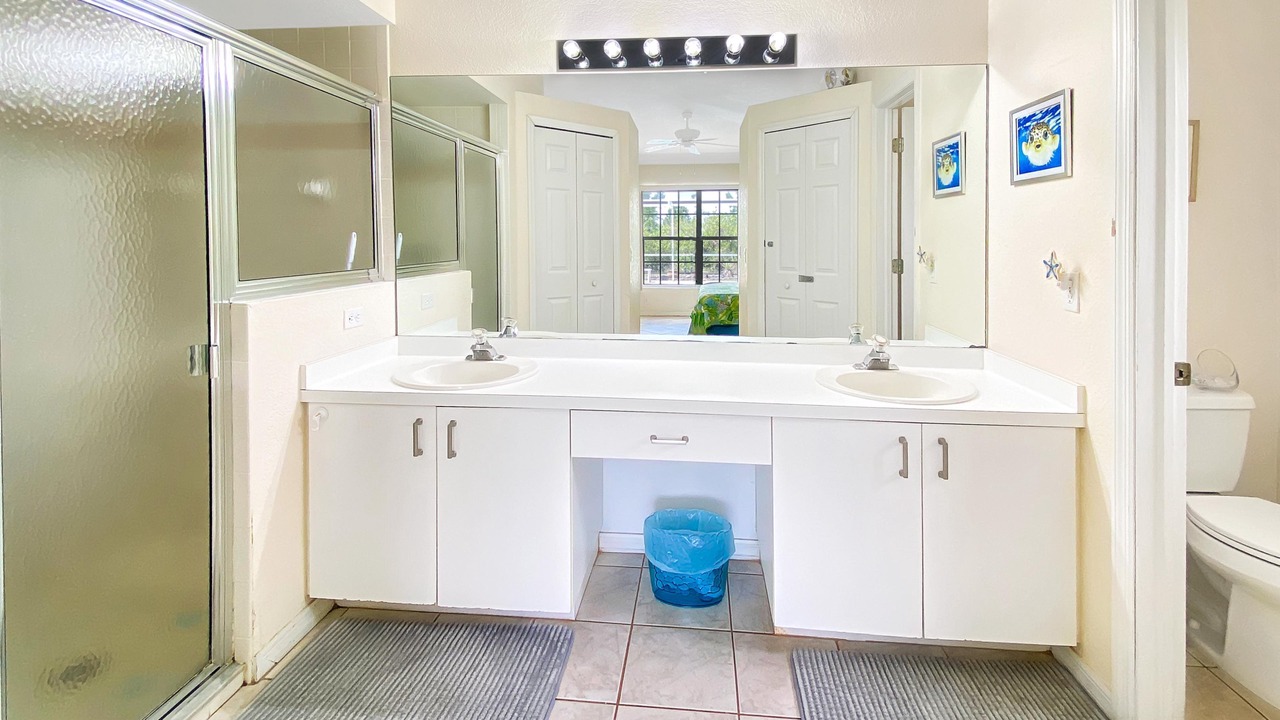 Photo of Bathroom in Gulf Cove
