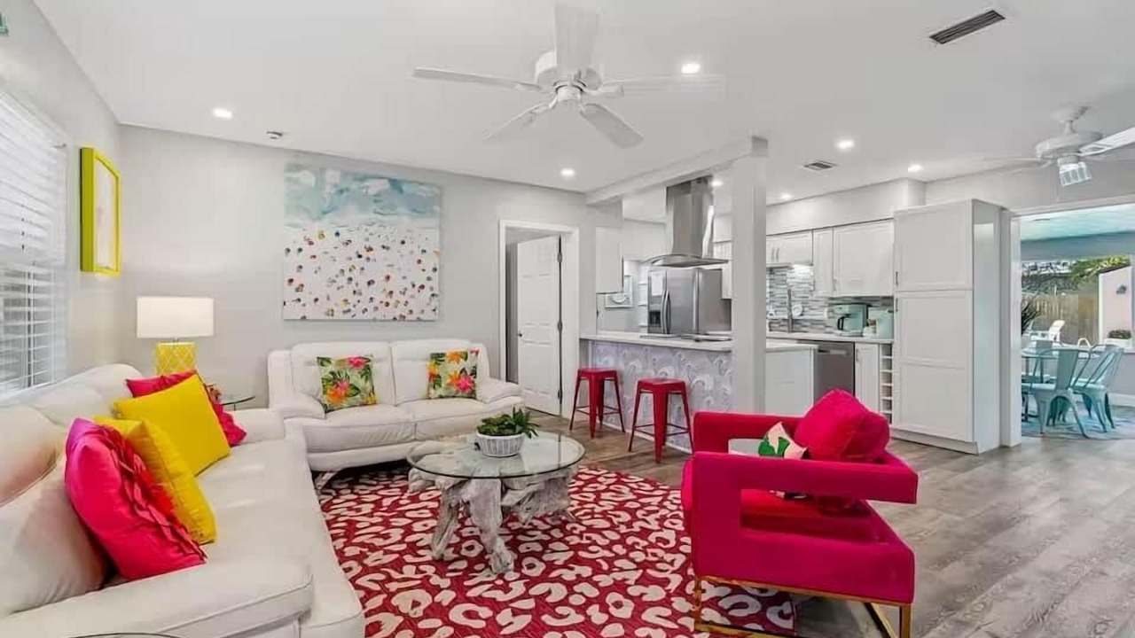 Photo of Livingroom in South Pinellas Community Council