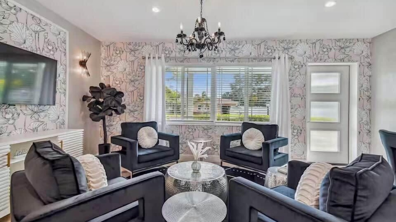 Photo of Livingroom in South Pinellas Community Council