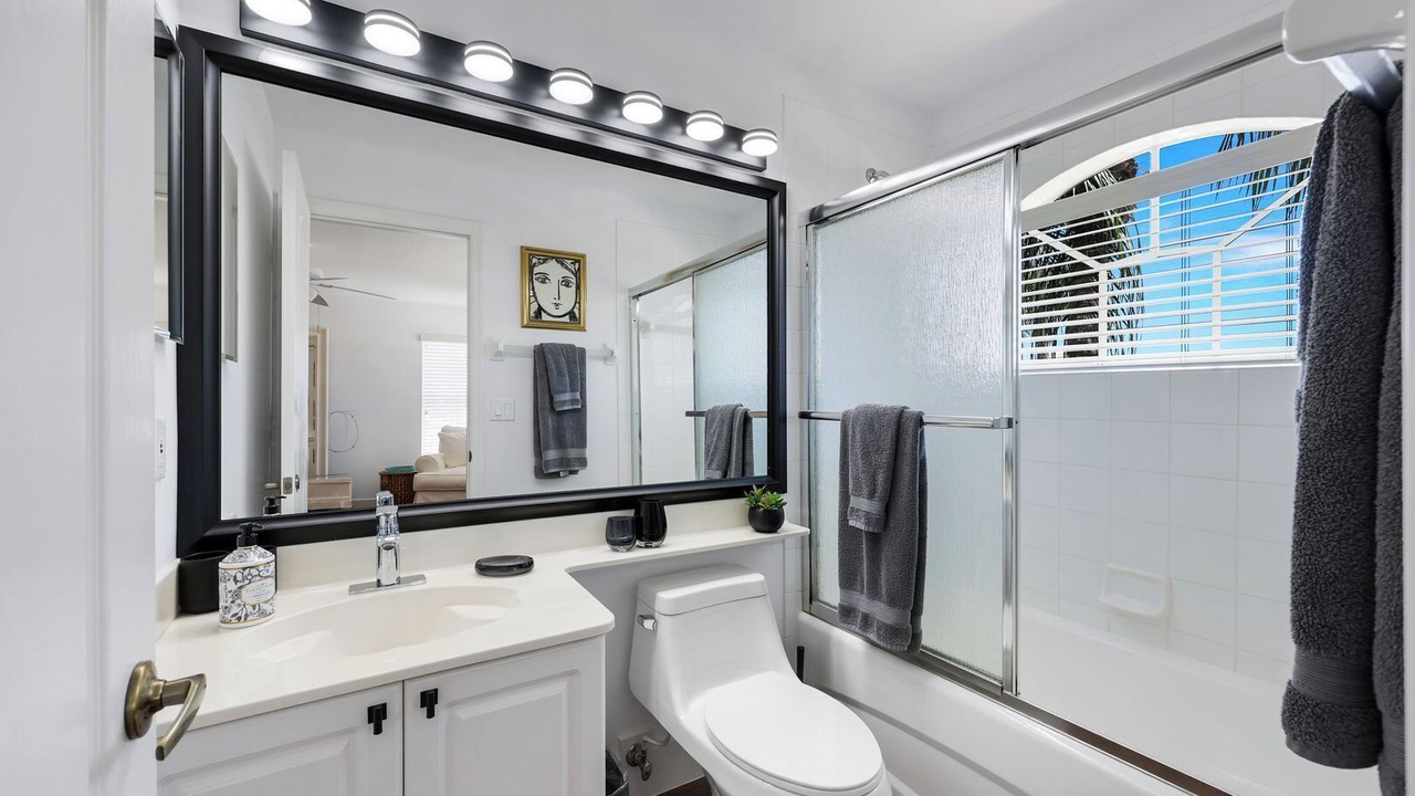 Photo of Bathroom in Naples