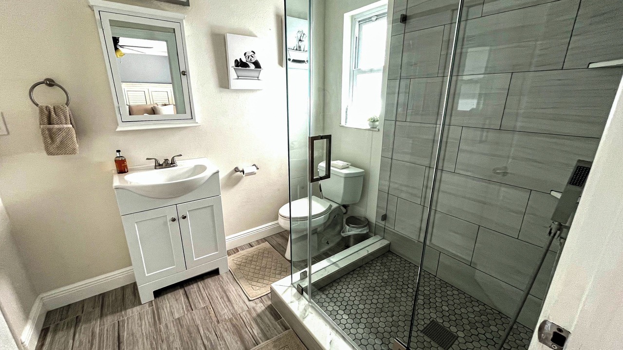 Photo of Bathroom in Largo