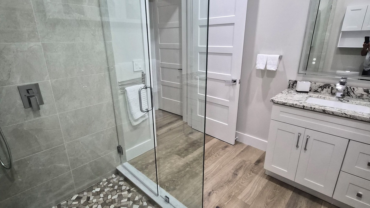 Photo of Bathroom in Golden Gate