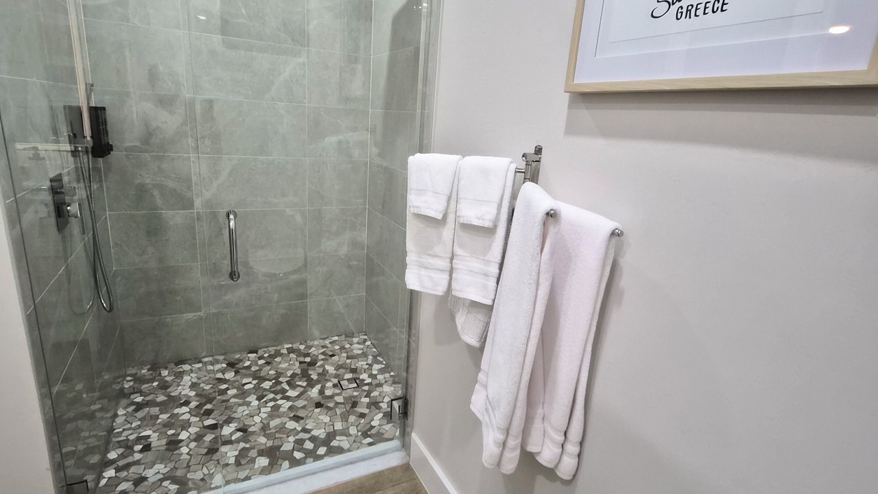 Photo of Bathroom in Golden Gate