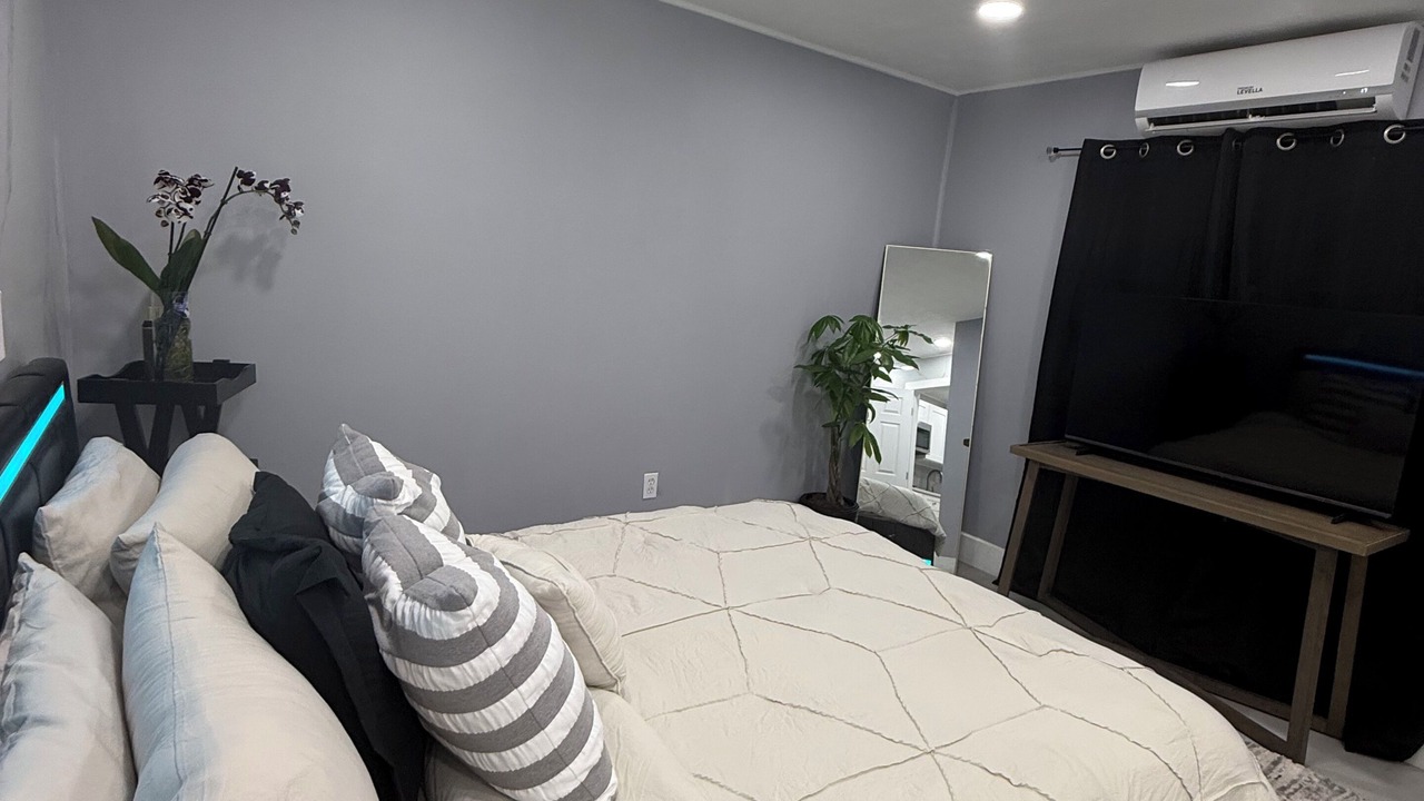 Photo of Bedroom in Sunrise