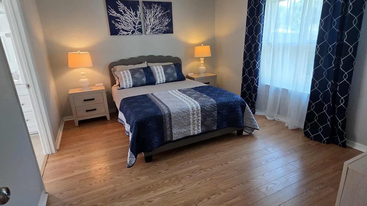 Photo of Bedroom in United Central