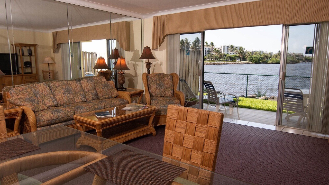 Photo of Livingroom in Palm Beach