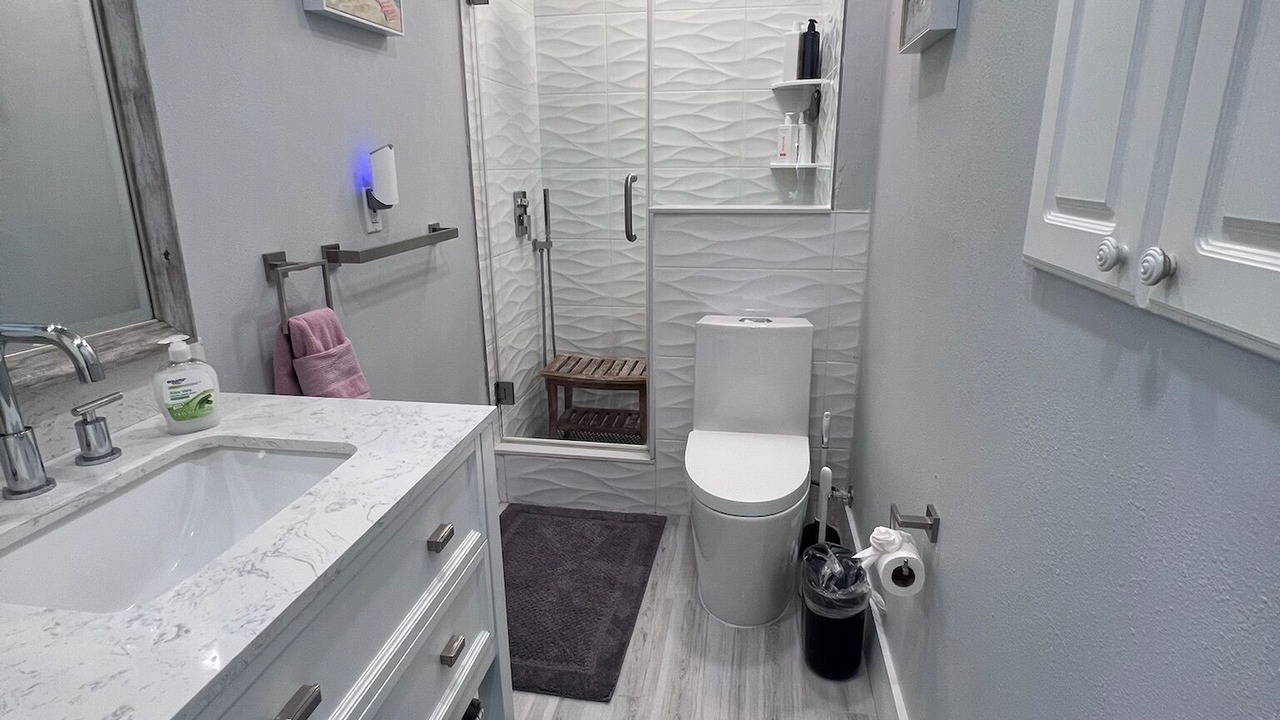 Photo of Bathroom in South Gate Ridge