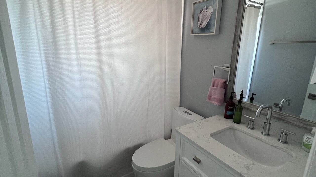 Photo of Bathroom in South Gate Ridge