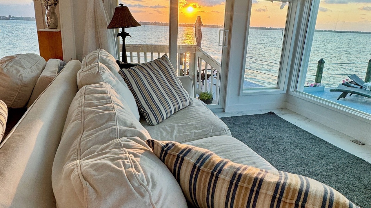 Photo of Livingroom in Hutchinson Island South