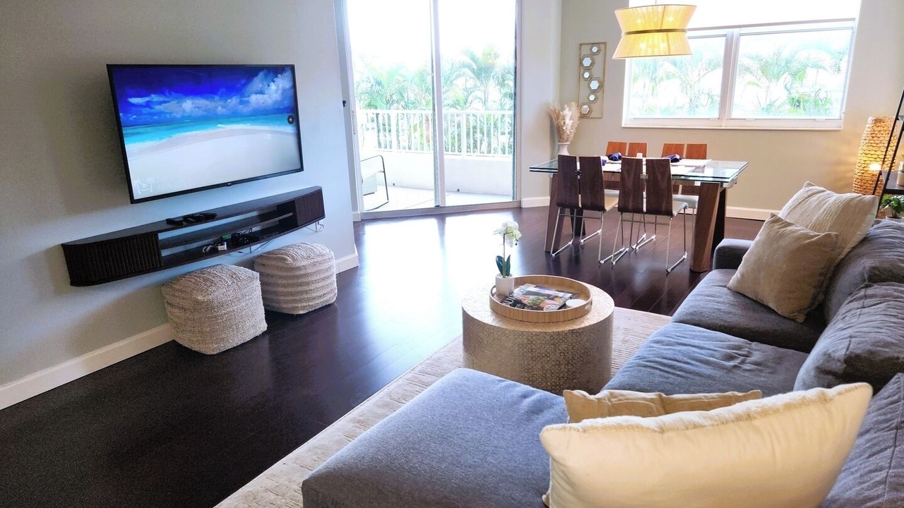 Photo of Livingroom in East Ocean Ave