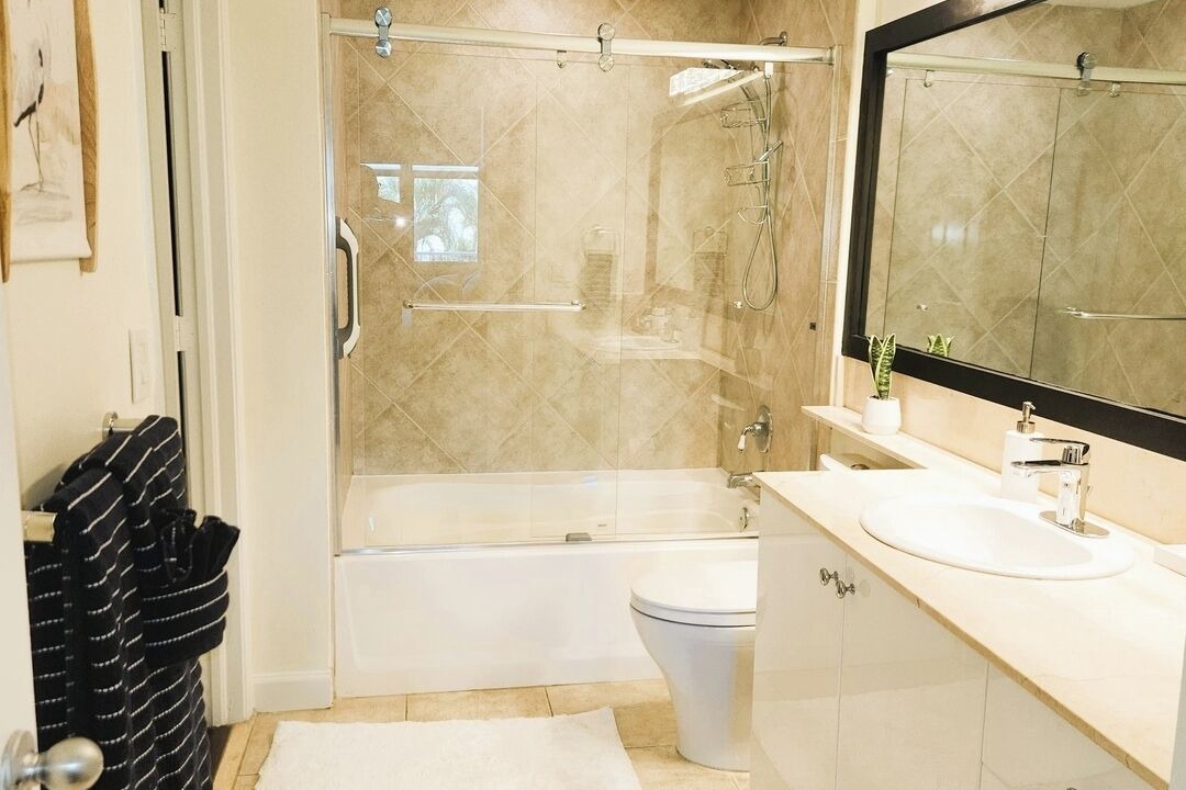 Photo of Bathroom in East Ocean Ave