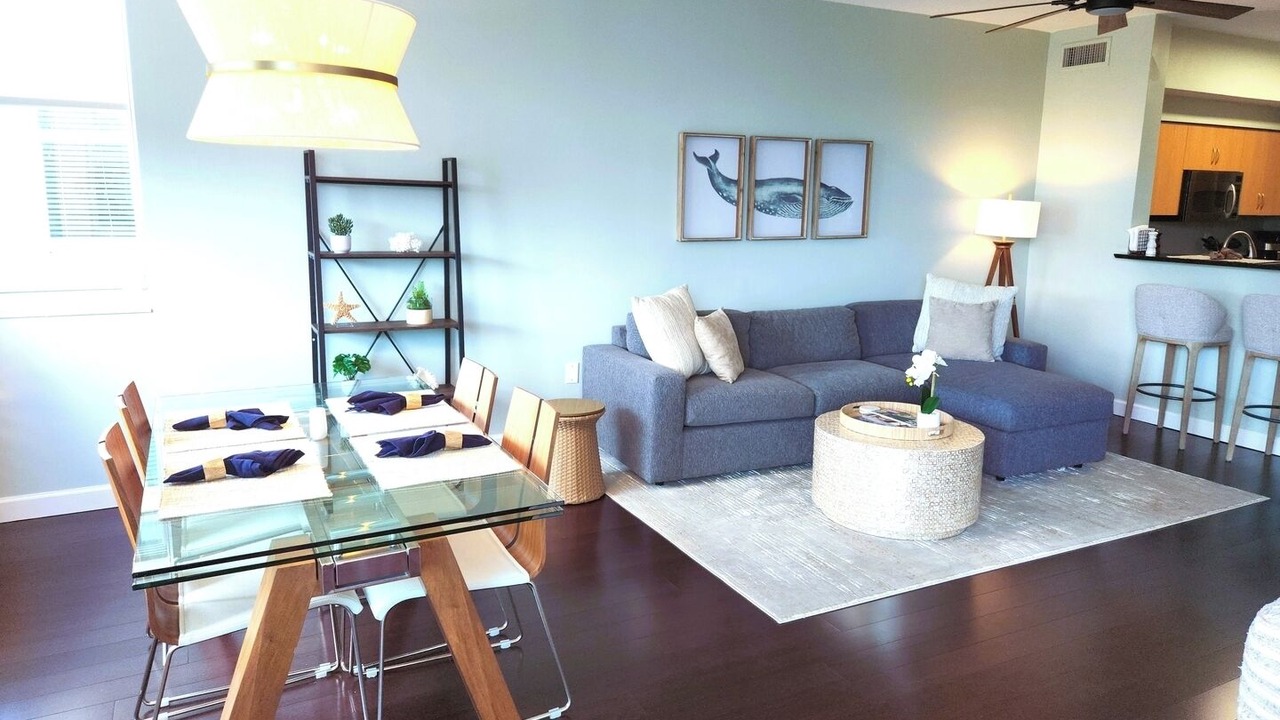 Photo of Livingroom in East Ocean Ave